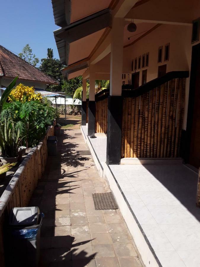 Telage Indah Homestay Kuta  Екстер'єр фото